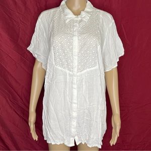 Millennium Gauze Oversized Eyelet Button Top 2X